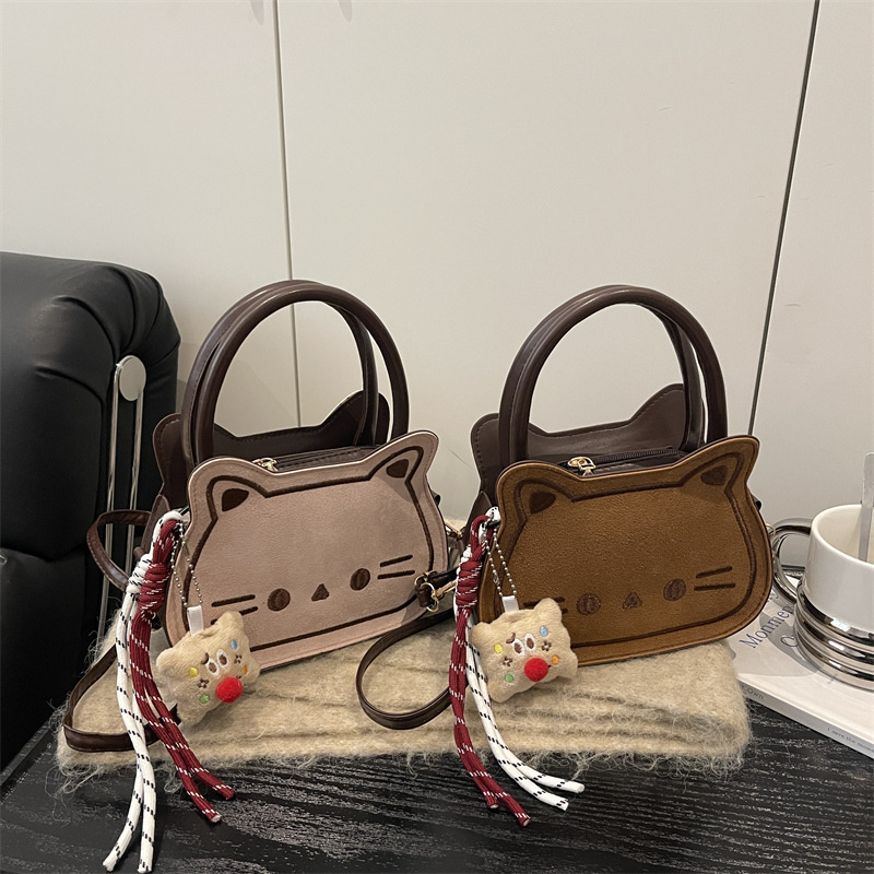 Kitten handbag